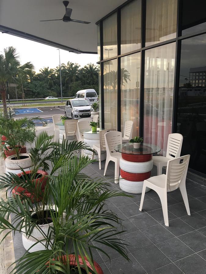 Hotel Zamburger Kota Warisan Sepang Zewnętrze zdjęcie